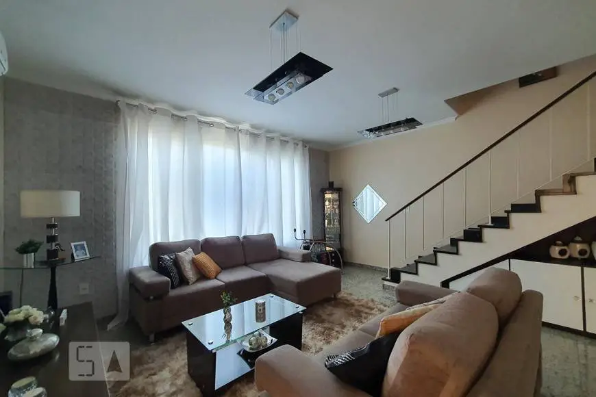 Foto 1 de Casa com 3 Quartos para alugar, 220m² em Vila das Mercês, São Paulo