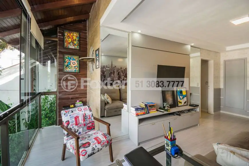 Foto 3 de Casa com 4 Quartos à venda, 240m² em Jardim Itú Sabará, Porto Alegre