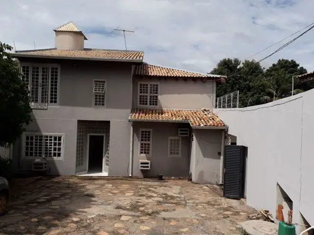 Foto 1 de Casa com 5 Quartos à venda, 380m² em Jardim Cuiabá, Cuiabá