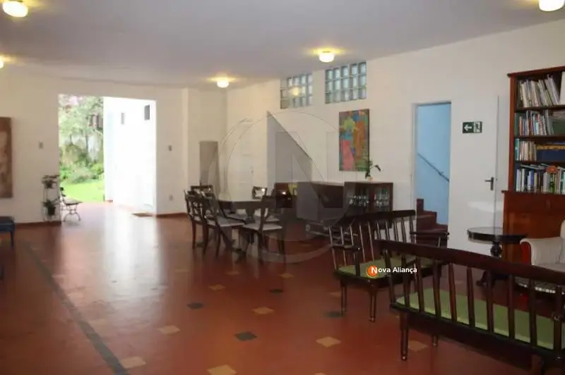 Foto 1 de Casa com 6 Quartos à venda, 300m² em Humaitá, Rio de Janeiro