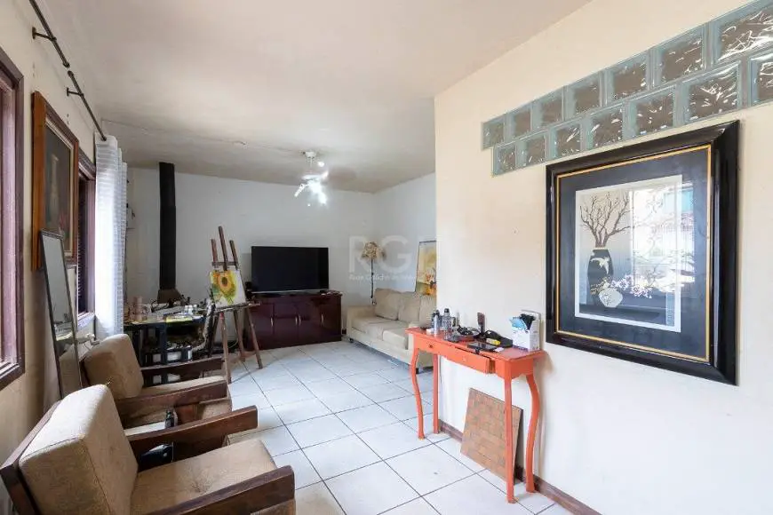 Foto 4 de Casa com 6 Quartos à venda, 149m² em Nonoai, Porto Alegre