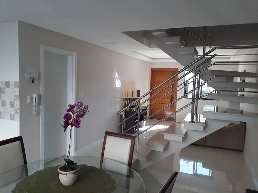 Foto 2 de Casa de Condomínio com 3 Quartos à venda, 175m² em Pinheirinho, Curitiba