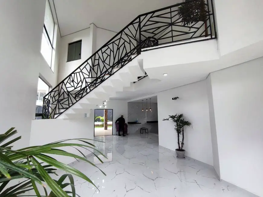 Foto 1 de Casa de Condomínio com 3 Quartos à venda, 346m² em Ponta Negra, Manaus