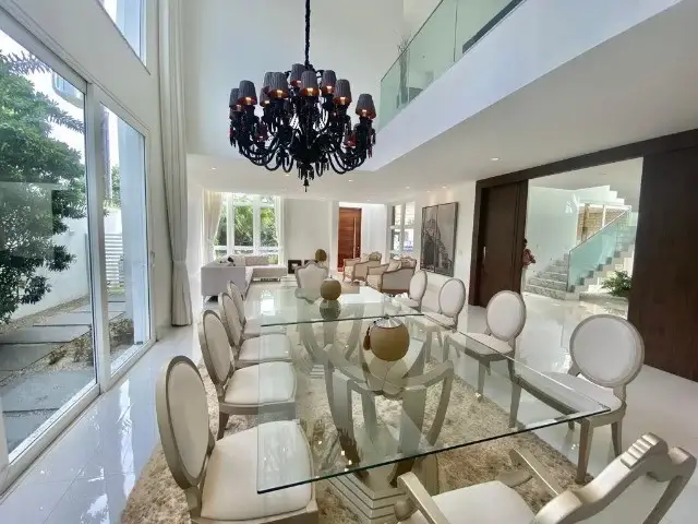 Foto 1 de Casa de Condomínio com 5 Quartos à venda, 750m² em Nazaré, Belém