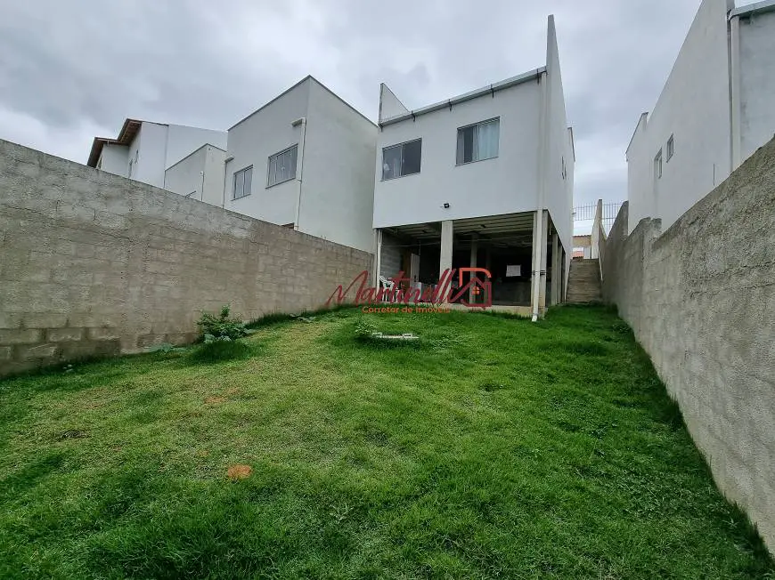 Foto 2 de Sobrado com 2 Quartos à venda, 75m² em Serra Sede, Serra