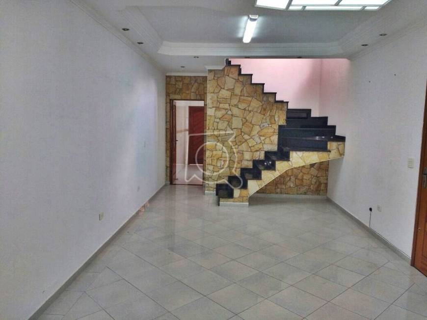 Foto 1 de Sobrado com 3 Quartos à venda, 153m² em Vila Galvão, Guarulhos