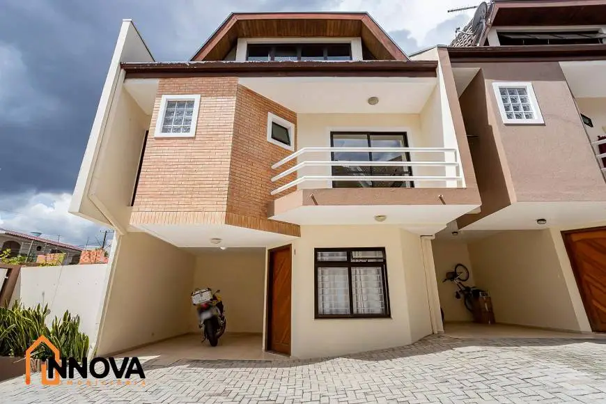 Foto 1 de Sobrado com 3 Quartos à venda, 170m² em Xaxim, Curitiba