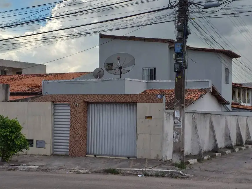 Foto 1 de Sobrado com 4 Quartos à venda, 82m² em Calumbi, Feira de Santana