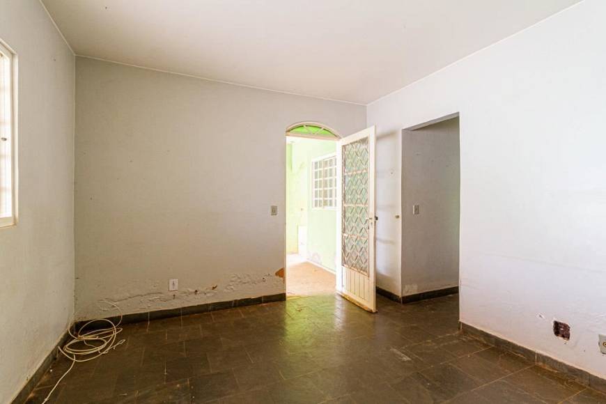 Foto 2 de Sobrado com 6 Quartos à venda, 200m² em Samambaia Norte, Brasília