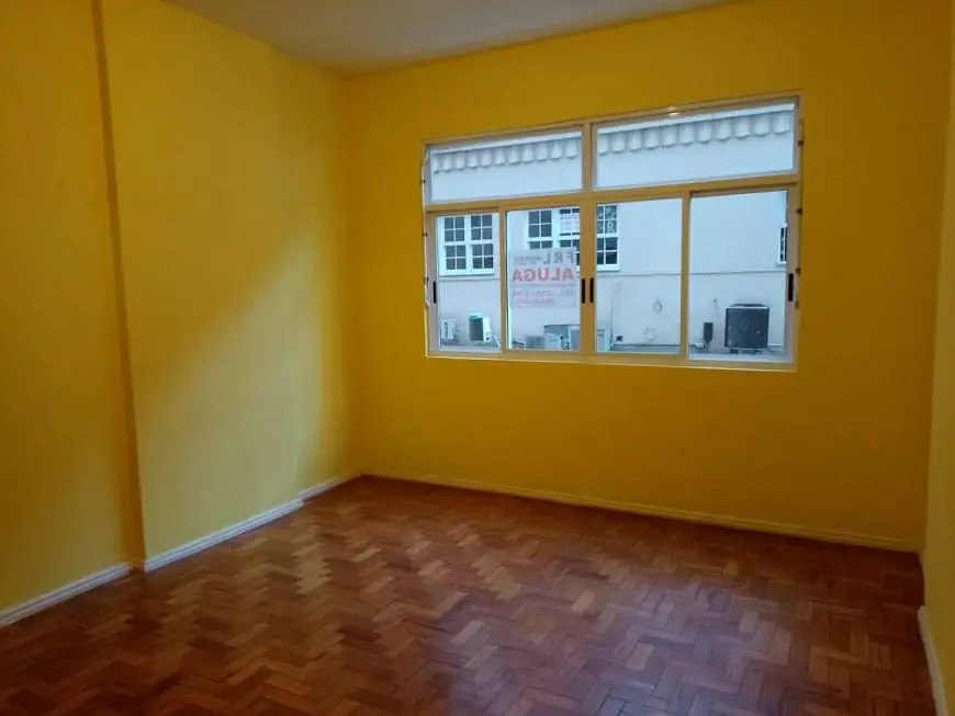 Foto 1 de Apartamento com 1 Quarto para alugar, 25m² em Centro, Petrópolis