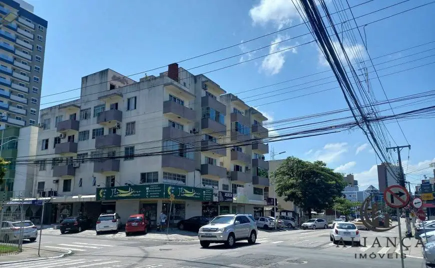 Foto 1 de Apartamento com 1 Quarto à venda, 46m² em Kobrasol, São José