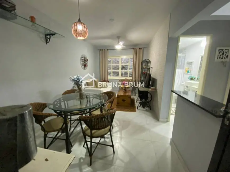 Foto 2 de Apartamento com 1 Quarto à venda, 37m² em Varzea, Teresópolis