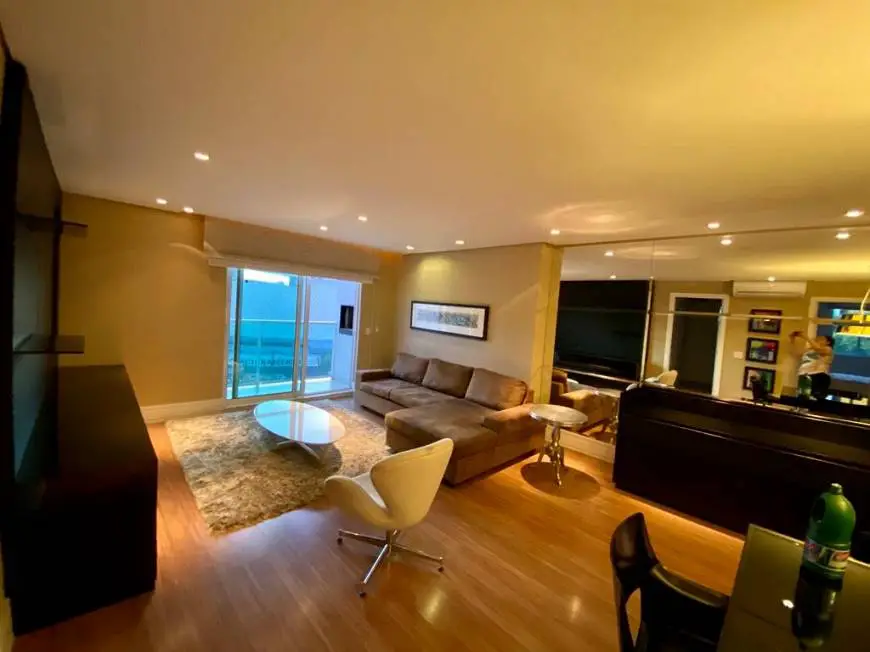 Foto 2 de Apartamento com 2 Quartos à venda, 110m² em Batel, Curitiba