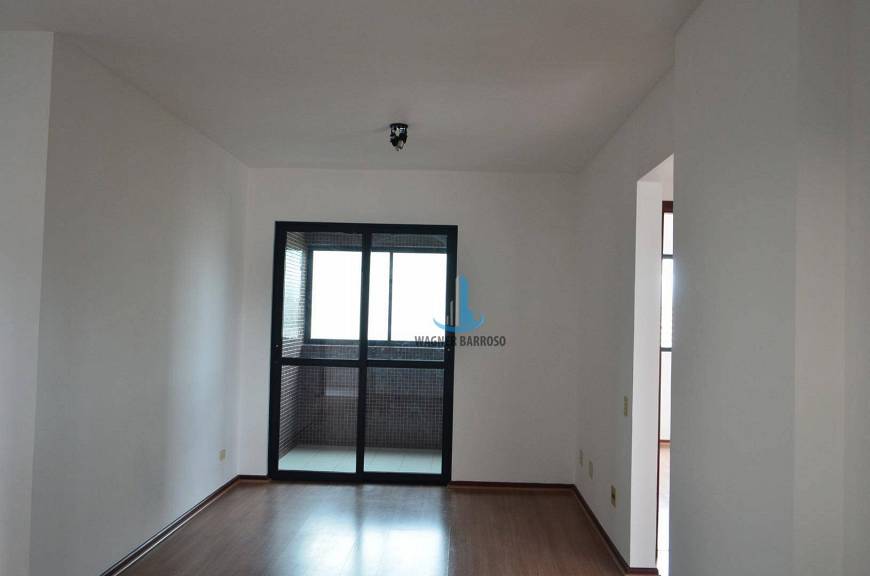 Foto 2 de Apartamento com 2 Quartos para alugar, 65m² em Centro, Curitiba