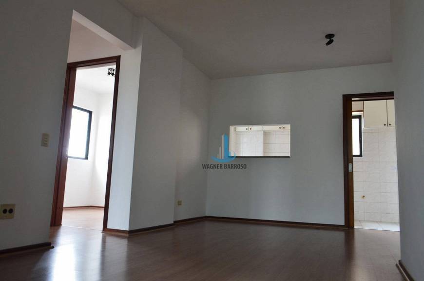 Foto 5 de Apartamento com 2 Quartos para alugar, 65m² em Centro, Curitiba