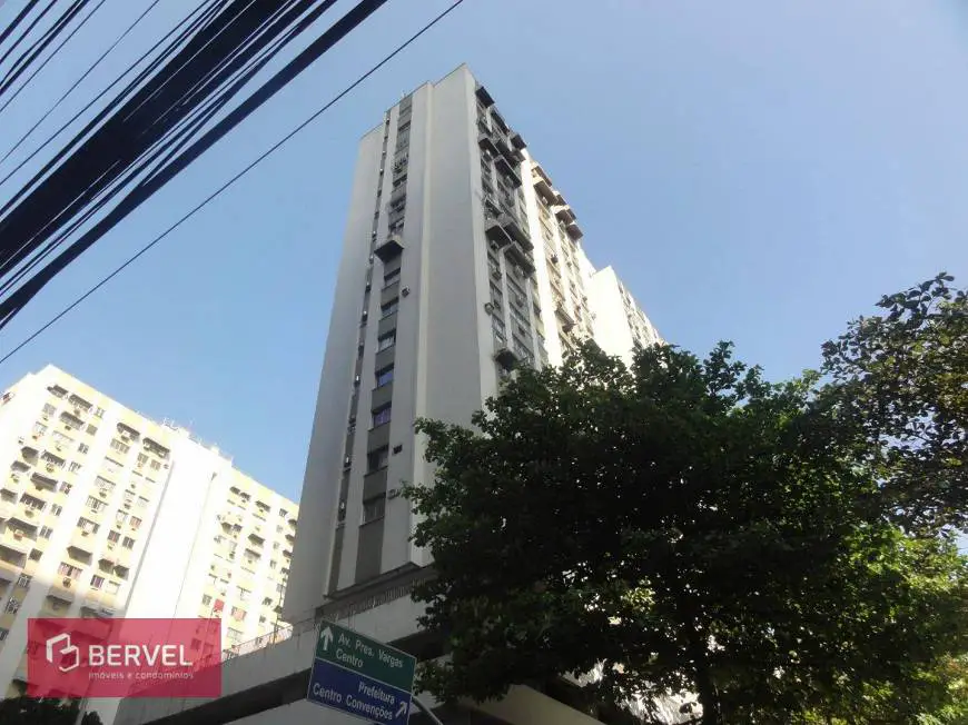 Foto 2 de Apartamento com 2 Quartos para alugar, 53m² em Cidade Nova, Rio de Janeiro