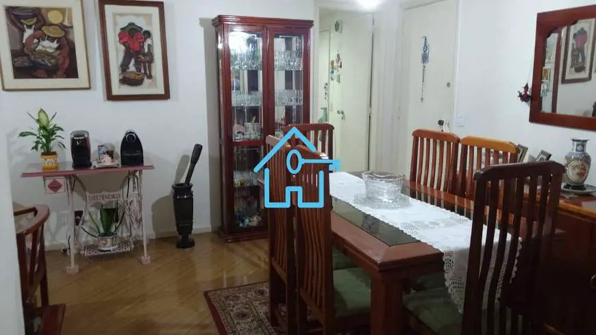 Foto 1 de Apartamento com 2 Quartos à venda, 68m² em Cosme Velho, Rio de Janeiro