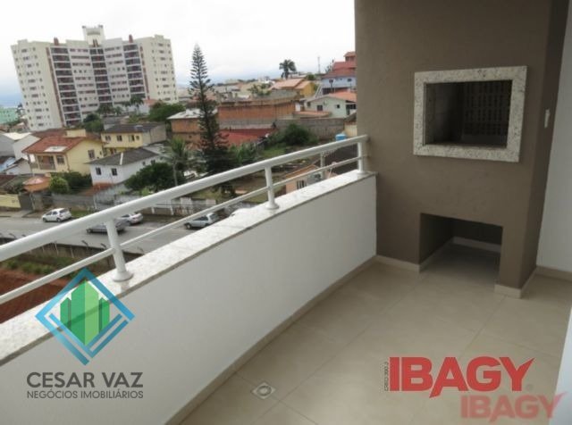 Foto 3 de Apartamento com 2 Quartos à venda, 65m² em Jardim Cidade de Florianópolis, São José
