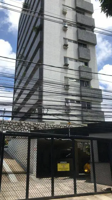 Foto 1 de Apartamento com 2 Quartos para alugar, 72m² em Madalena, Recife