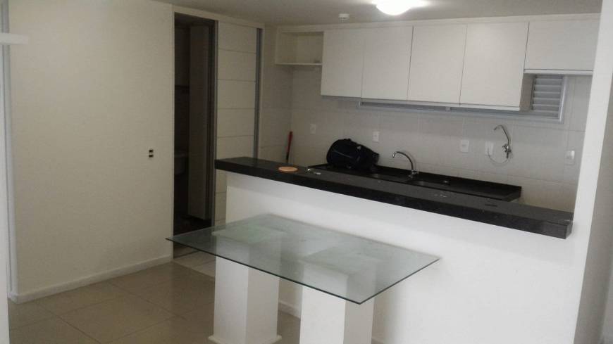 Foto 4 de Apartamento com 2 Quartos à venda, 74m² em Meireles, Fortaleza