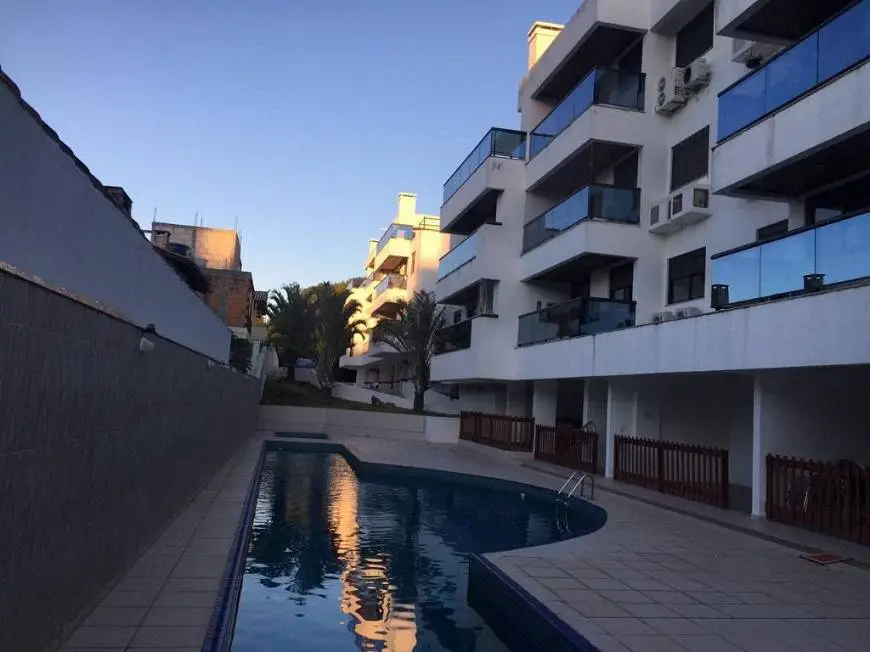 Foto 1 de Apartamento com 2 Quartos à venda, 65m² em Santinho, Florianópolis