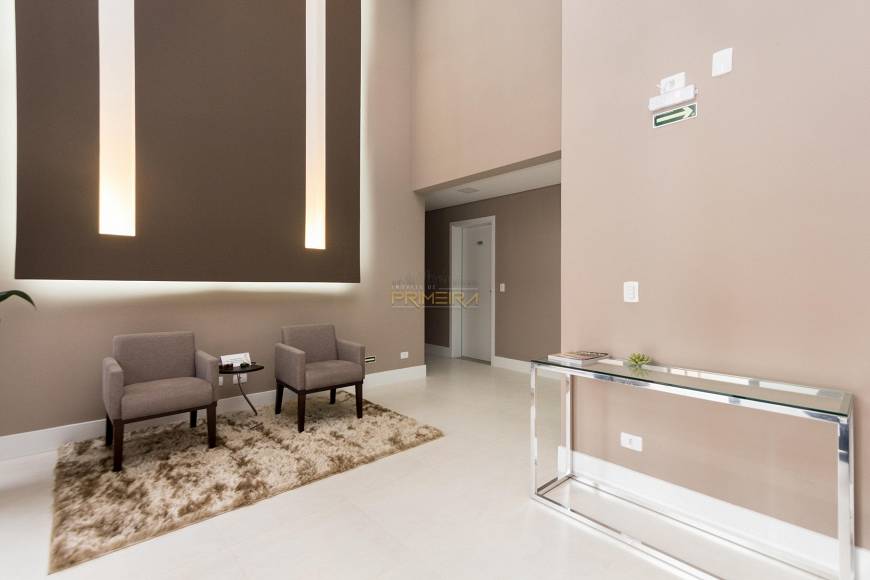 Foto 4 de Apartamento com 2 Quartos à venda, 56m² em Santo Inácio, Curitiba