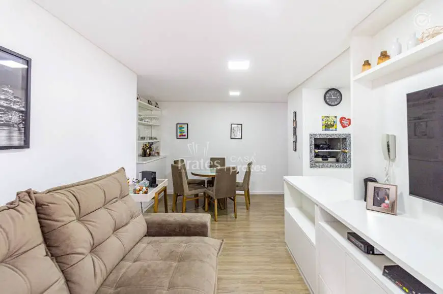 Foto 3 de Apartamento com 2 Quartos para alugar, 71m² em Santo Inácio, Curitiba
