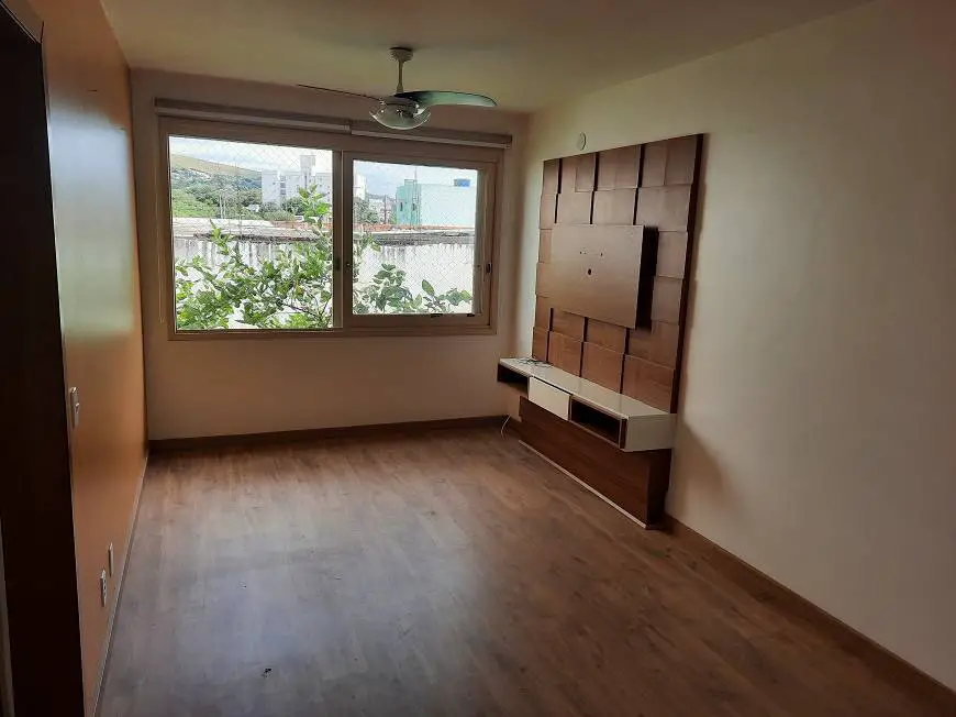 Foto 1 de Apartamento com 2 Quartos para alugar, 70m² em Teresópolis, Porto Alegre