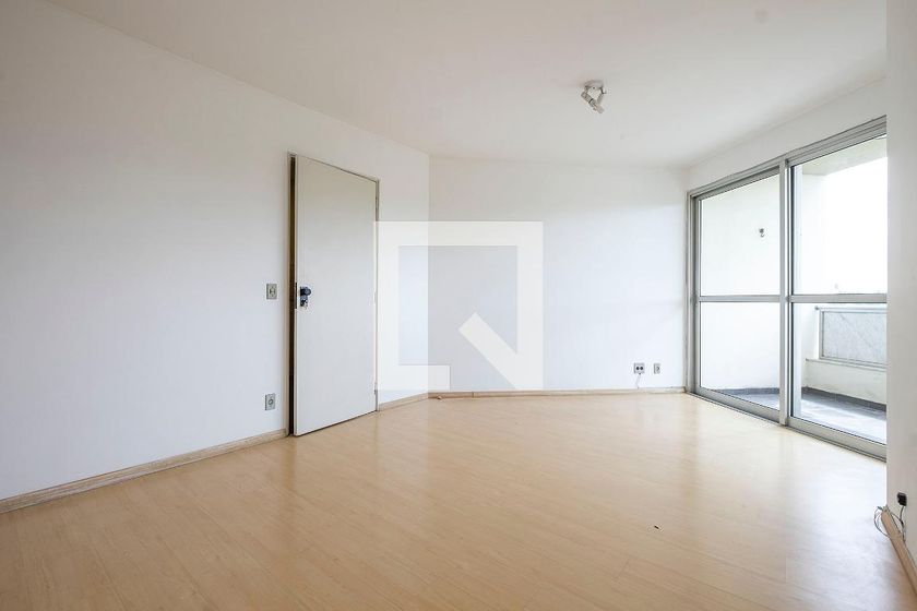 Foto 2 de Apartamento com 2 Quartos para alugar, 56m² em Vila Madalena, São Paulo