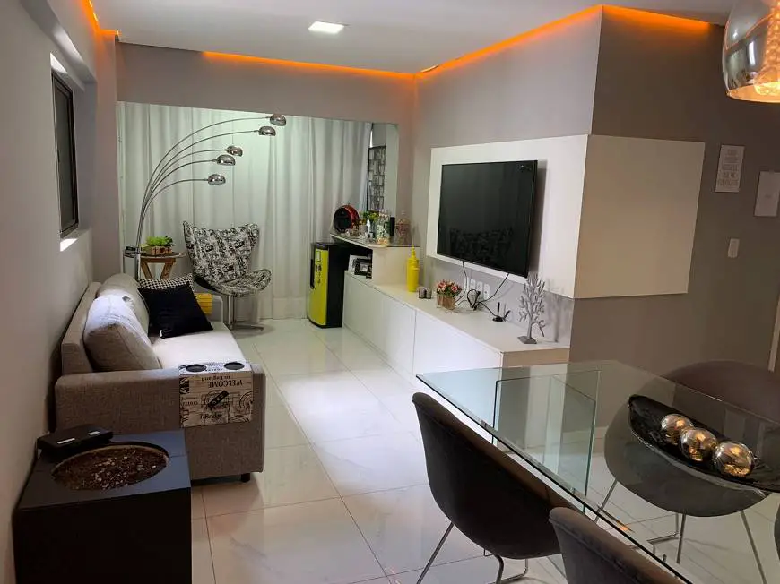 Foto 1 de Apartamento com 3 Quartos para alugar, 74m² em Boa Viagem, Recife