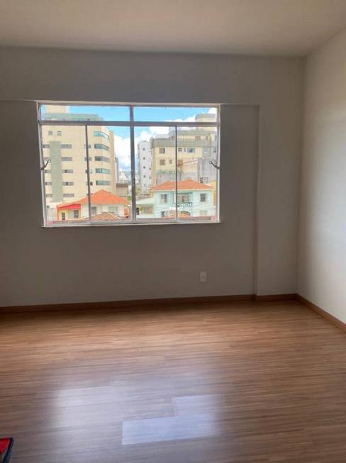 Foto 1 de Apartamento com 3 Quartos para alugar, 65m² em Colégio Batista, Belo Horizonte