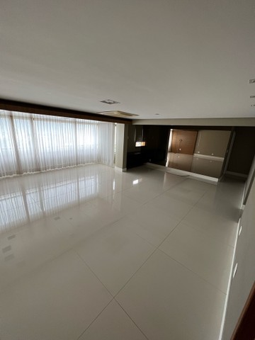 Foto 3 de Apartamento com 3 Quartos para alugar, 147m² em Pituba, Salvador