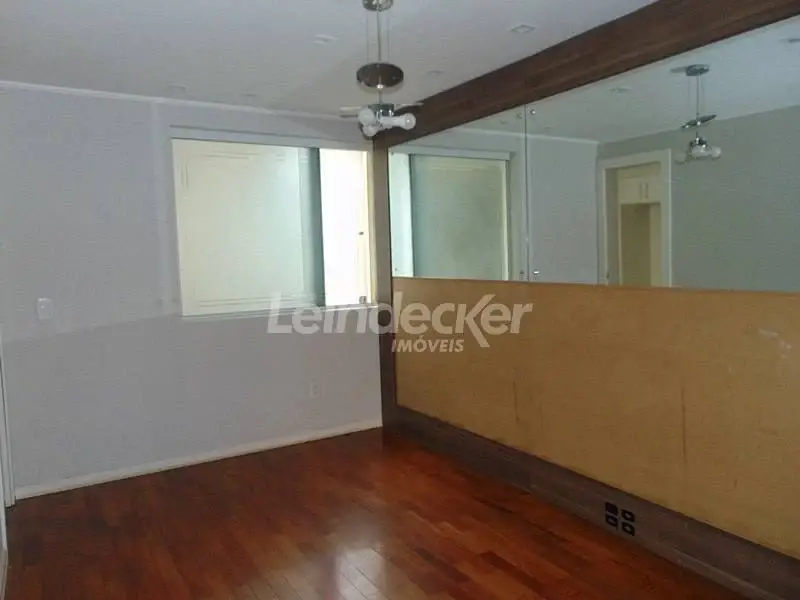 Foto 4 de Apartamento com 3 Quartos para alugar, 109m² em Rio Branco, Porto Alegre