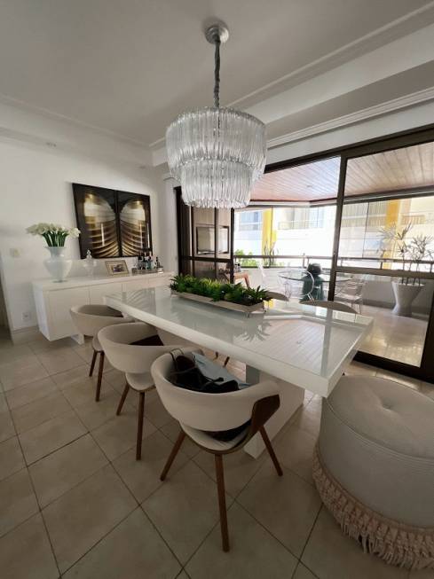 Foto 1 de Apartamento com 3 Quartos à venda, 165m² em Vitória, Salvador