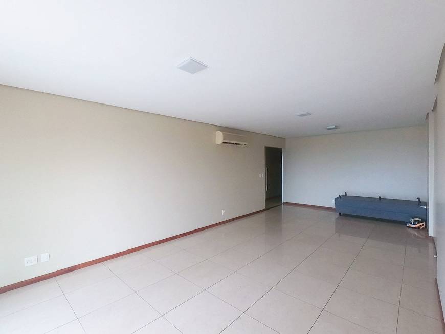 Foto 1 de Apartamento com 4 Quartos para alugar, 230m² em Adrianópolis, Manaus