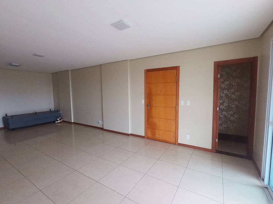 Foto 3 de Apartamento com 4 Quartos para alugar, 230m² em Adrianópolis, Manaus