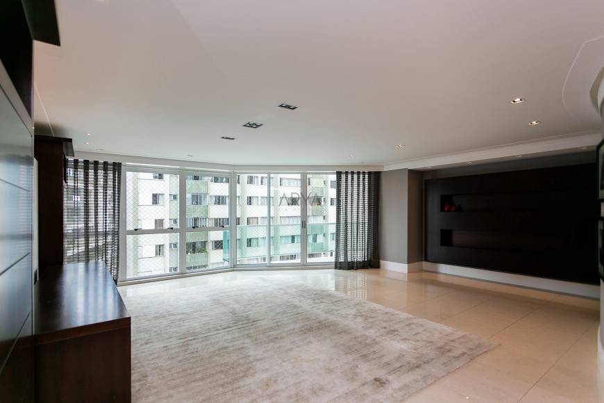 Foto 4 de Apartamento com 4 Quartos à venda, 310m² em Água Verde, Curitiba