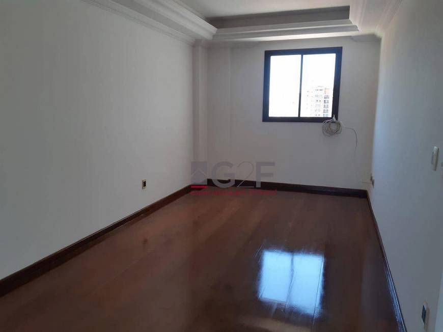 Foto 4 de Apartamento com 4 Quartos para alugar, 240m² em Cambuí, Campinas