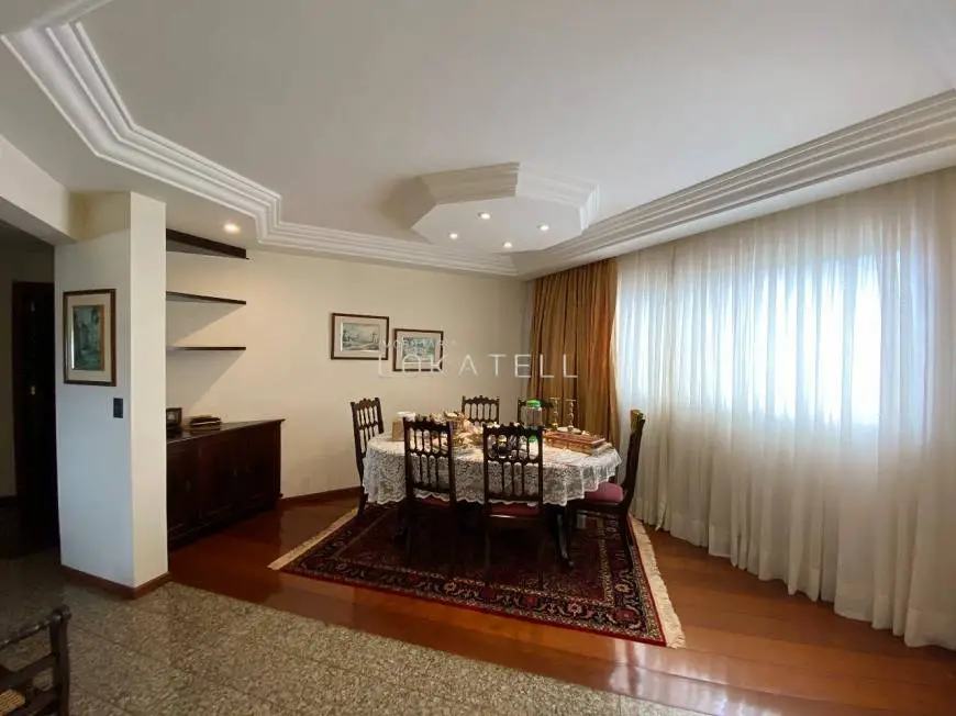 Foto 4 de Apartamento com 4 Quartos à venda, 382m² em Centro, Cascavel