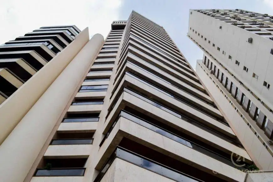 Foto 1 de Apartamento com 4 Quartos à venda, 380m² em Centro, Londrina