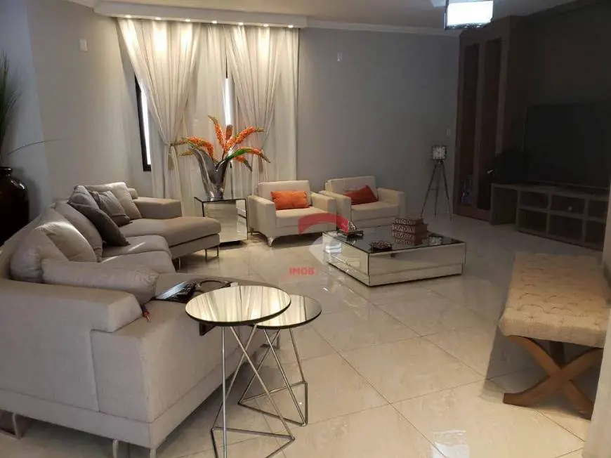 Foto 1 de Apartamento com 4 Quartos à venda, 316m² em Duque de Caxias, Cuiabá
