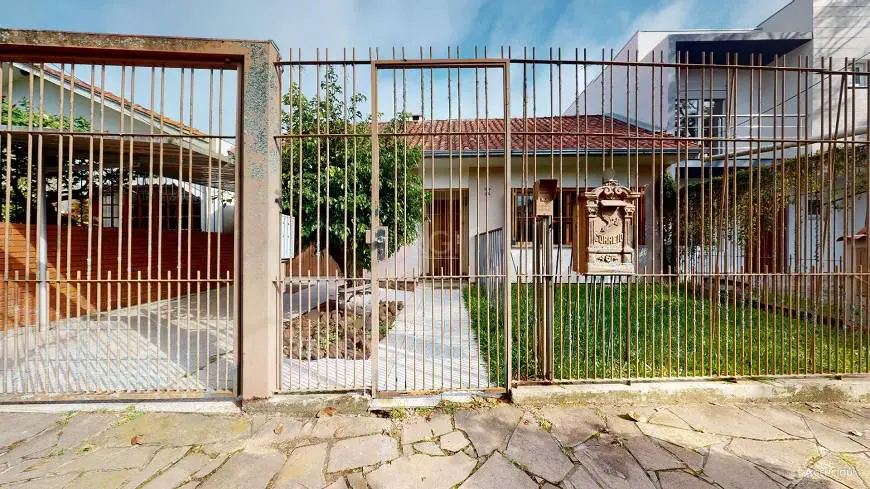 Foto 1 de Apartamento com 4 Quartos à venda, 120m² em Espiríto Santo, Porto Alegre