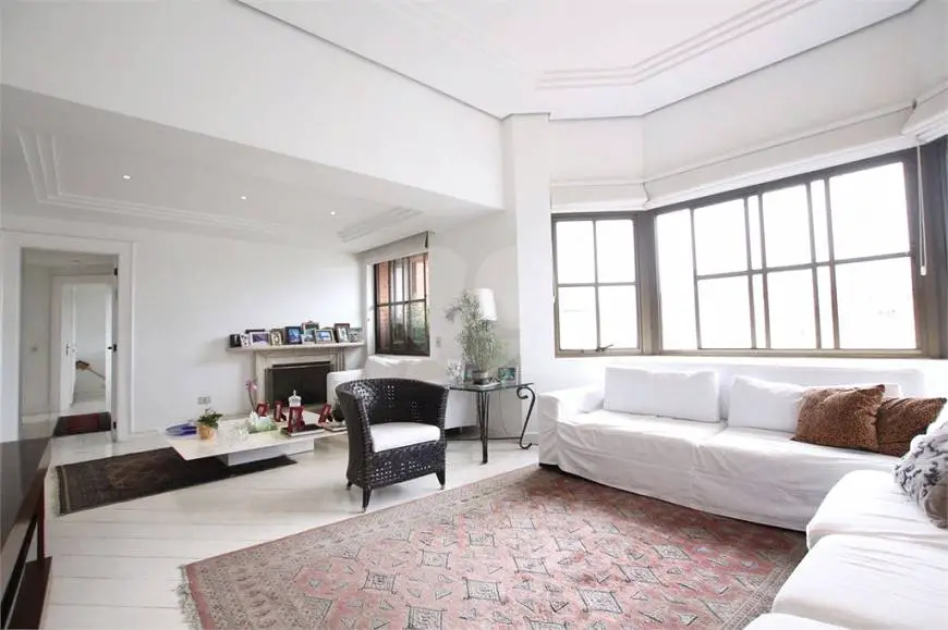 Foto 1 de Apartamento com 4 Quartos à venda, 225m² em Jardim América, São Paulo