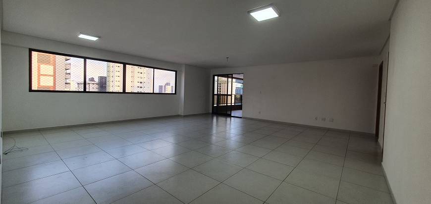 Foto 1 de Apartamento com 4 Quartos para alugar, 245m² em Manaíra, João Pessoa