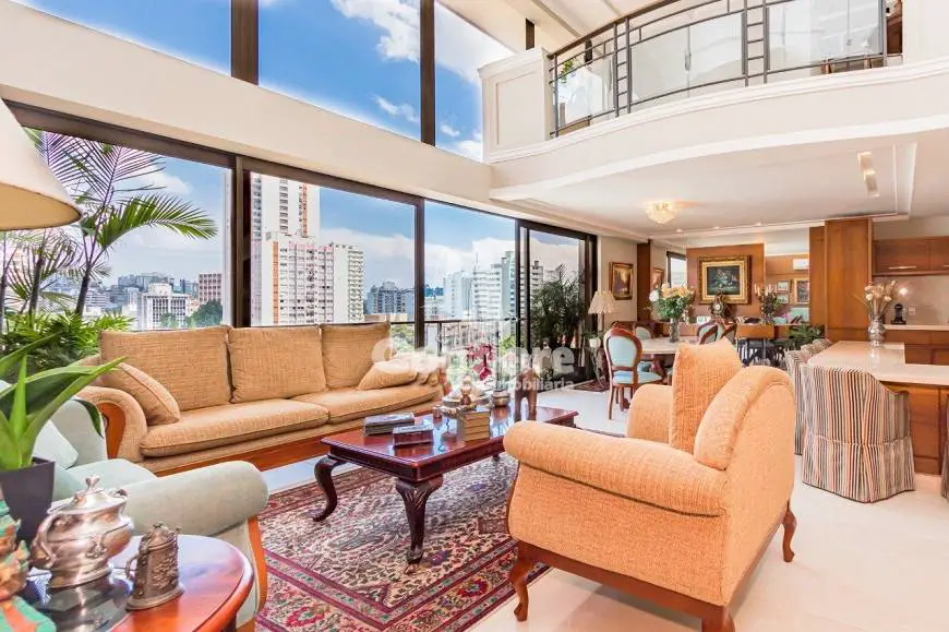 Foto 1 de Apartamento com 4 Quartos à venda, 220m² em Moinhos de Vento, Porto Alegre