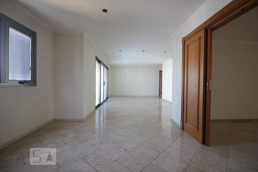 Foto 3 de Apartamento com 4 Quartos para alugar, 230m² em Panamby, São Paulo