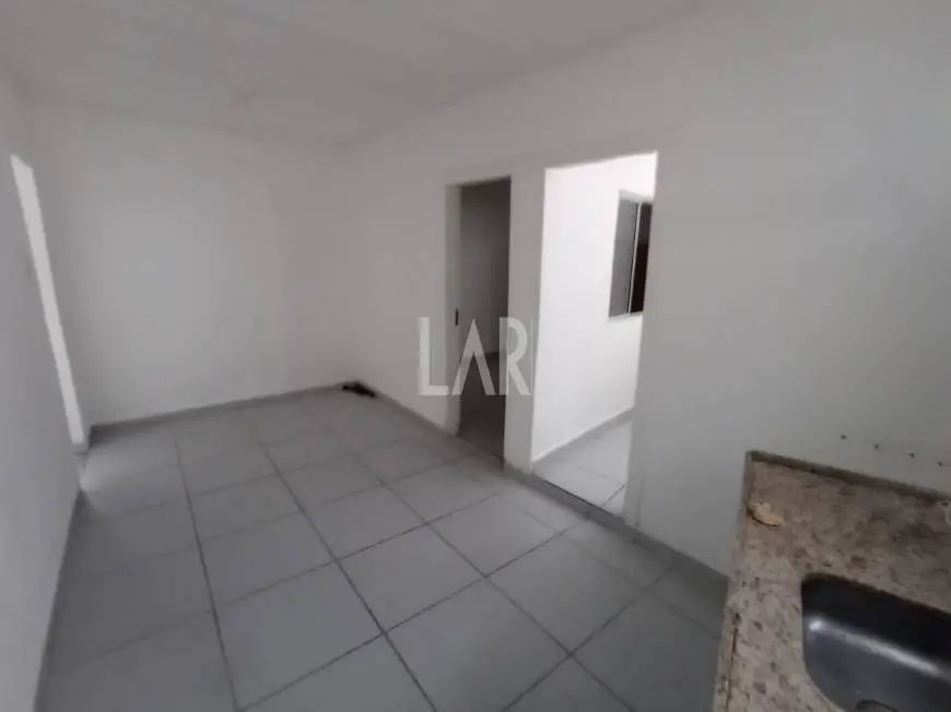 Foto 1 de Casa com 1 Quarto para alugar, 40m² em Caiçaras, Belo Horizonte