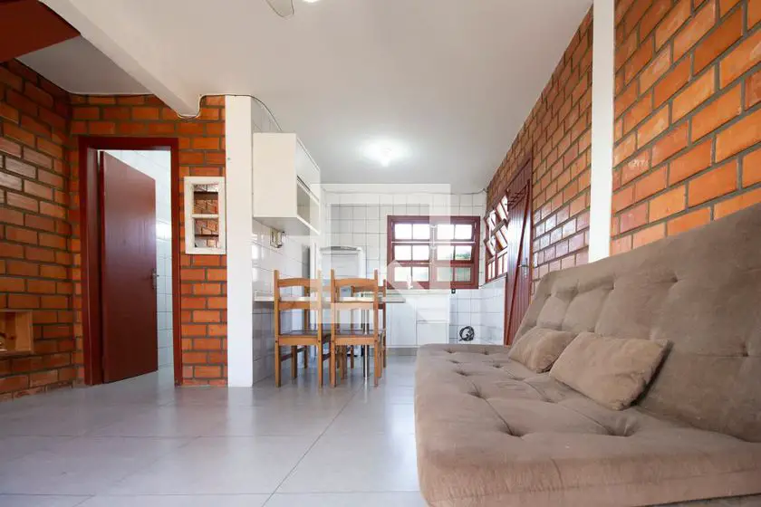 Foto 1 de Casa com 2 Quartos para alugar, 72m² em Barra da Lagoa, Florianópolis