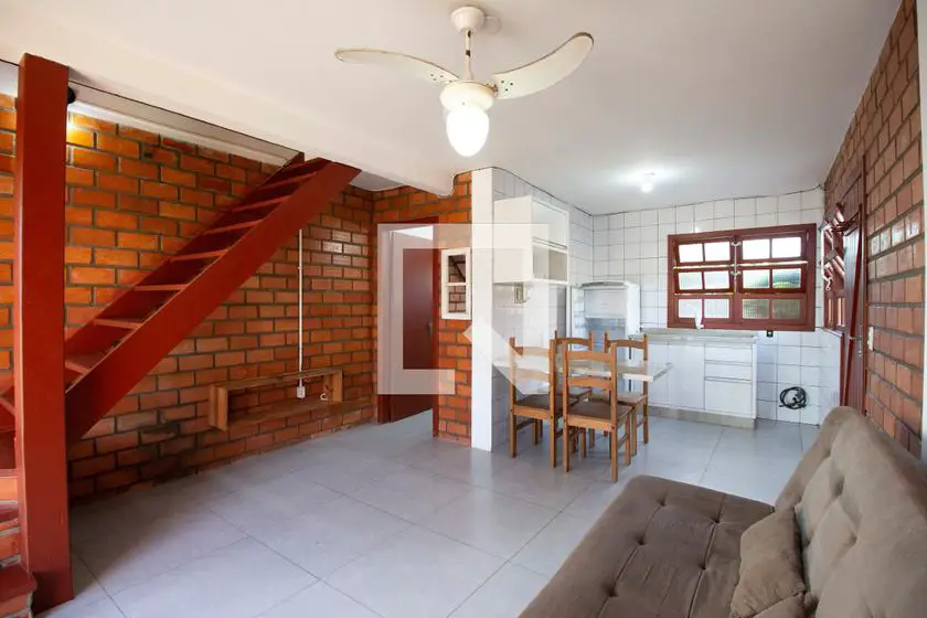 Foto 2 de Casa com 2 Quartos para alugar, 72m² em Barra da Lagoa, Florianópolis