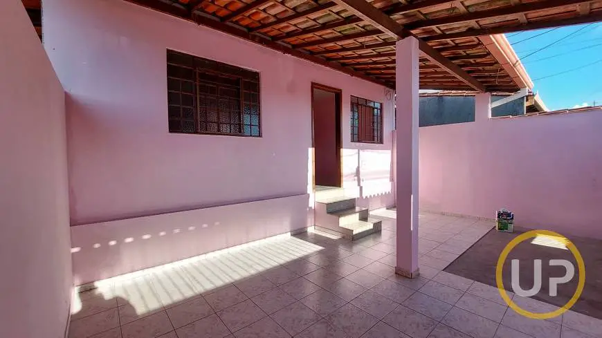 Foto 1 de Casa com 2 Quartos para alugar, 120m² em Jardim Brasília, Betim